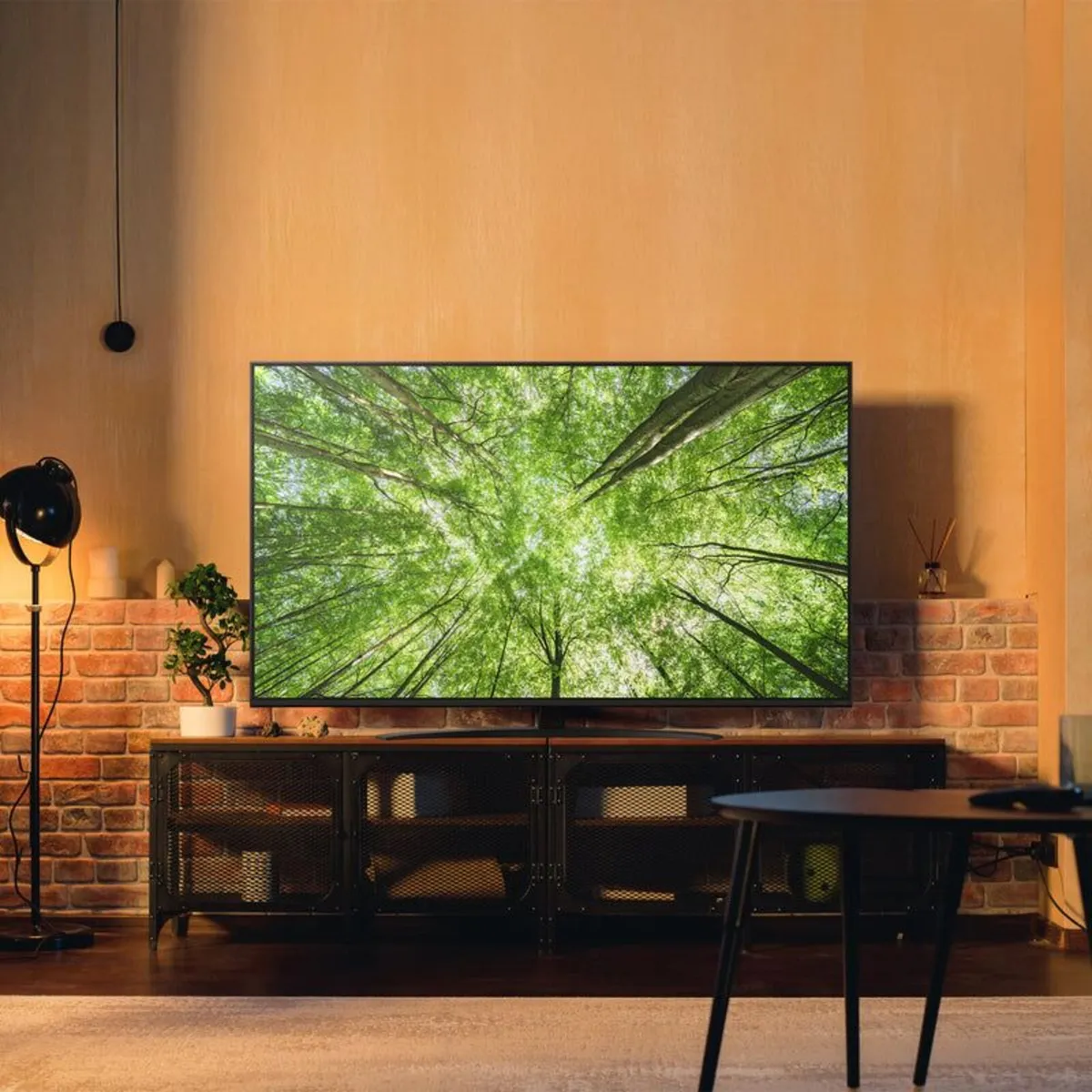 Lg 50 inch 4k UHD smart Tv - Image 1