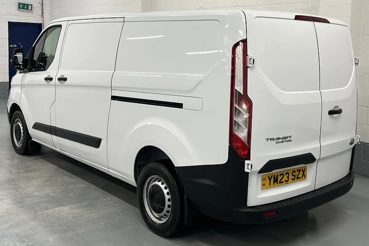 2023 Ford Transit Custom Panel Van - Image 3
