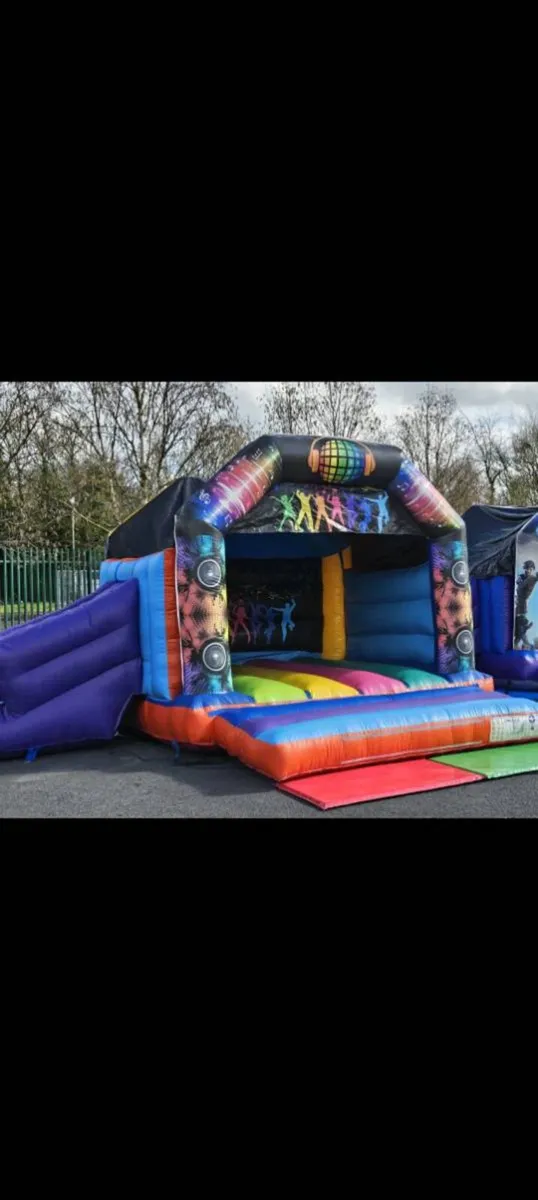Bouncing castles - Image 2