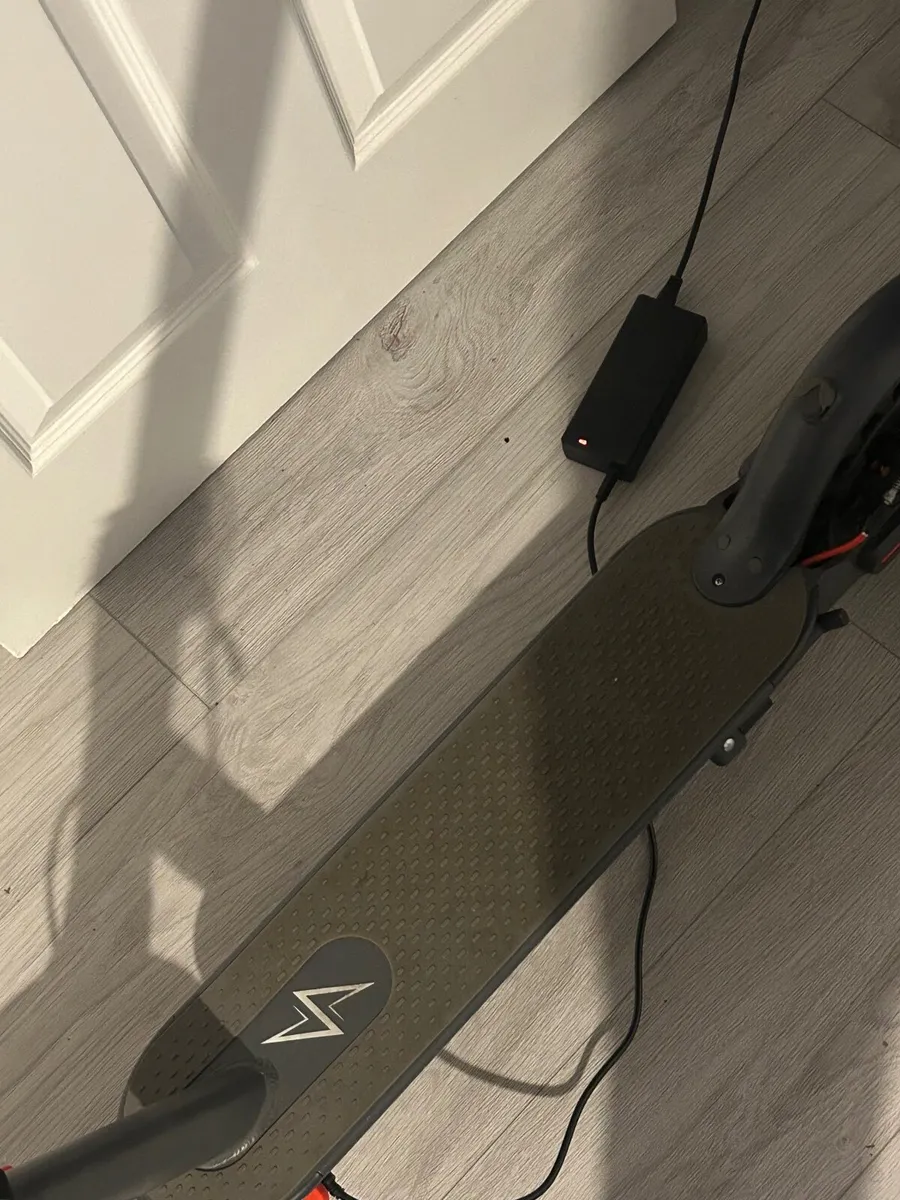 SURG City S Electric Scooter – 25 km/h – Solid Tir - Image 2