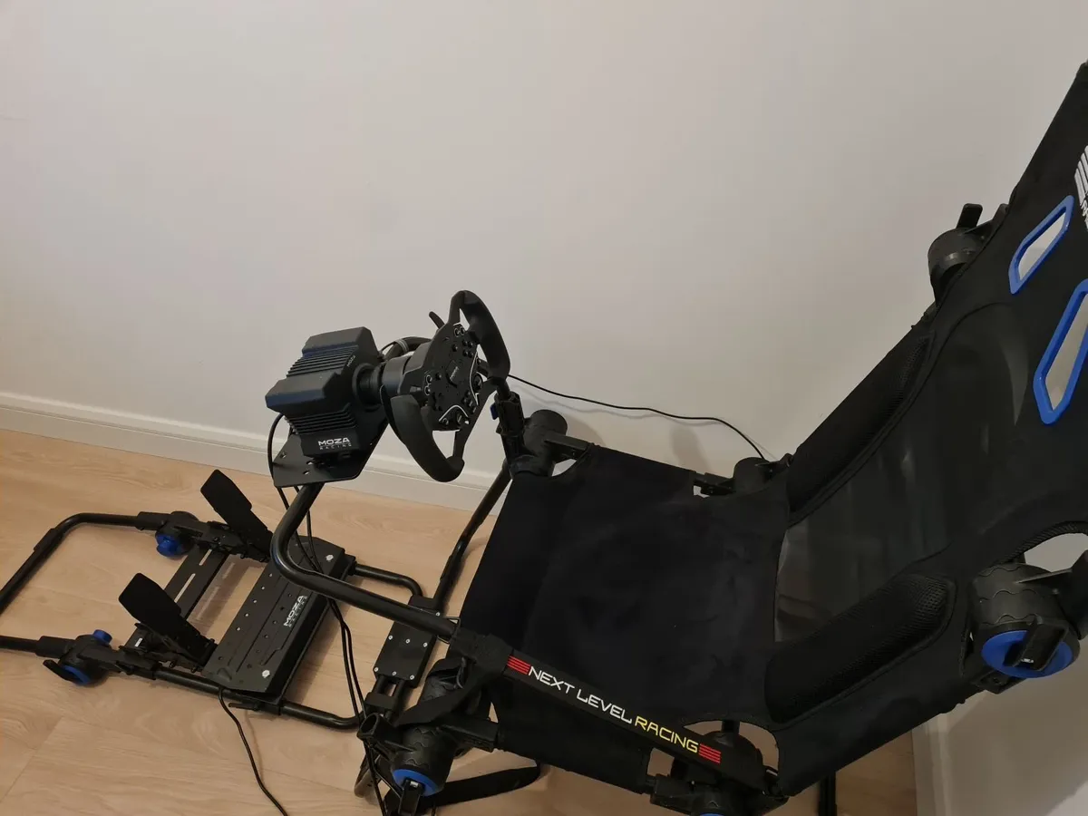 MOZA R5 bundle + Racing Simulator folding Cockpit - Image 4