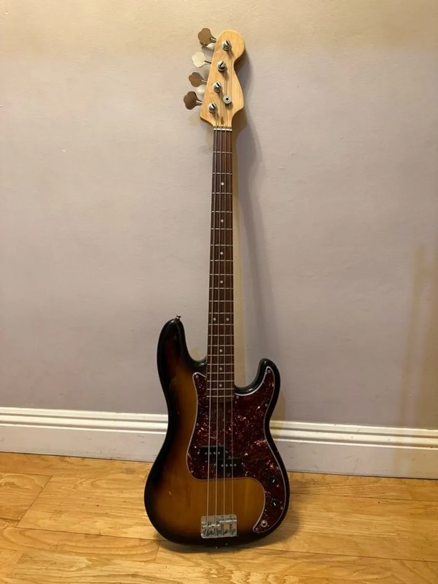 Squier Precision Bass Partscaster - Image 3
