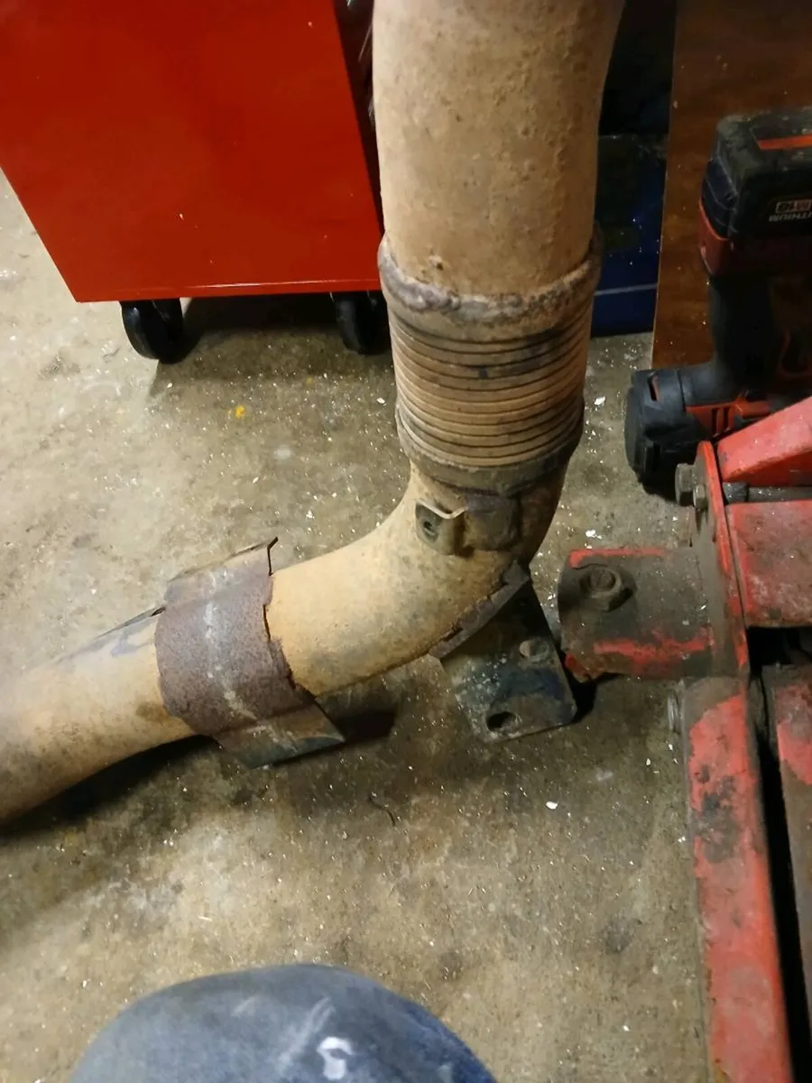 Exaust system lower bend T6000 - Image 3