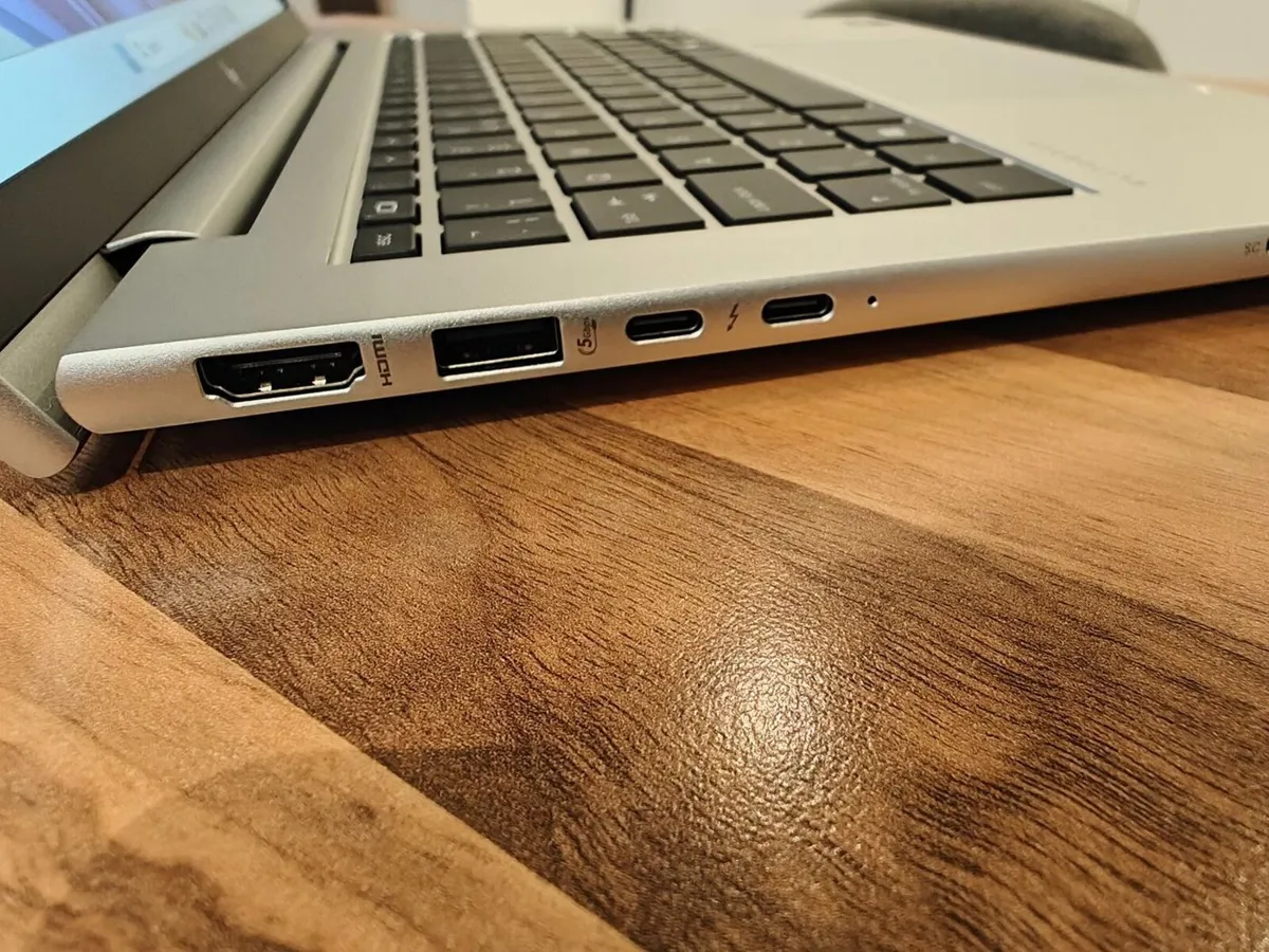 Mega HP Elitebook 840 G11 | Intel Ultra 7 | 16GB | - Image 4