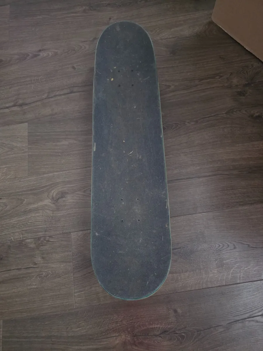 Skateboard - Image 3