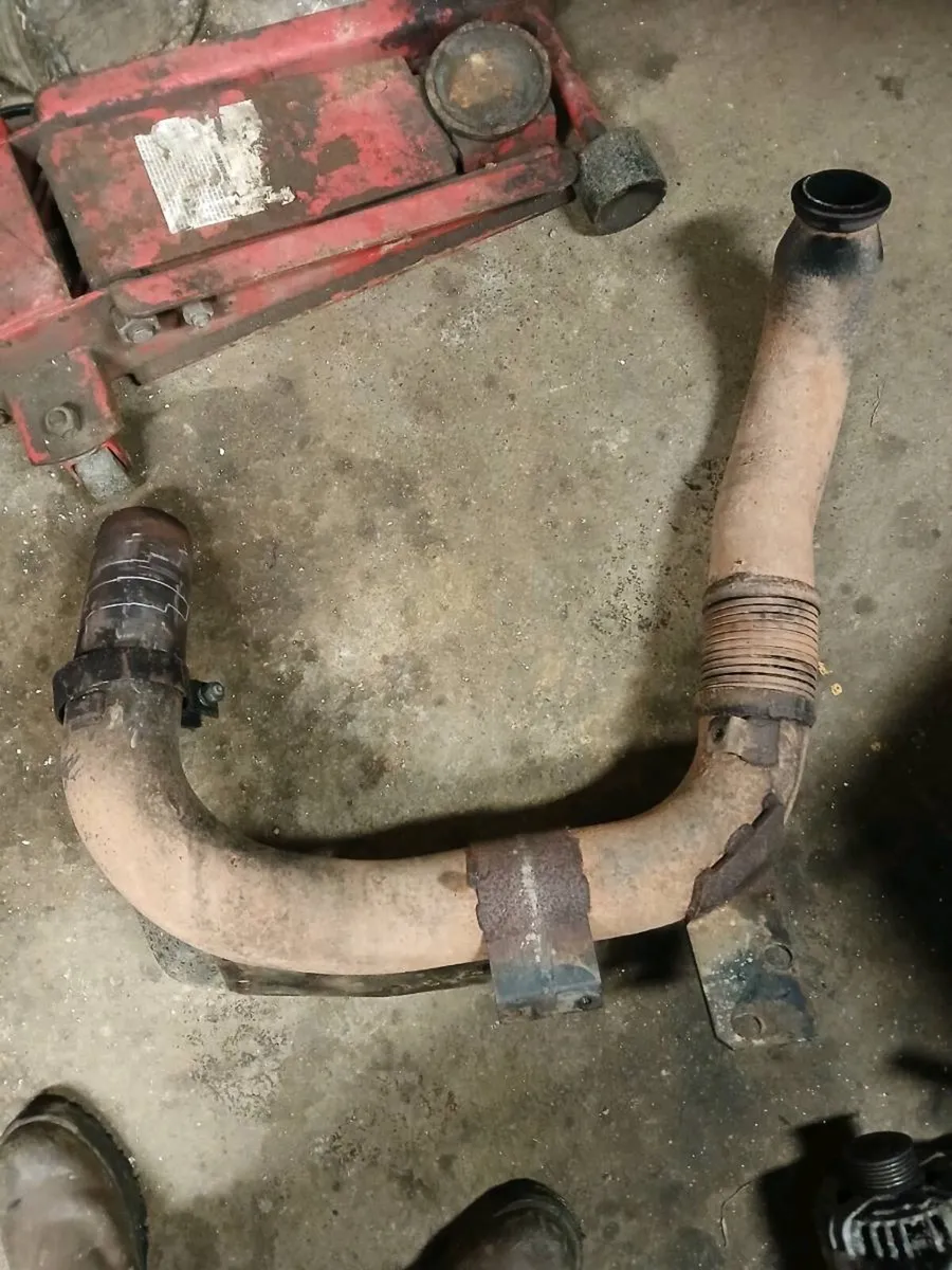 Exaust system lower bend T6000 - Image 1