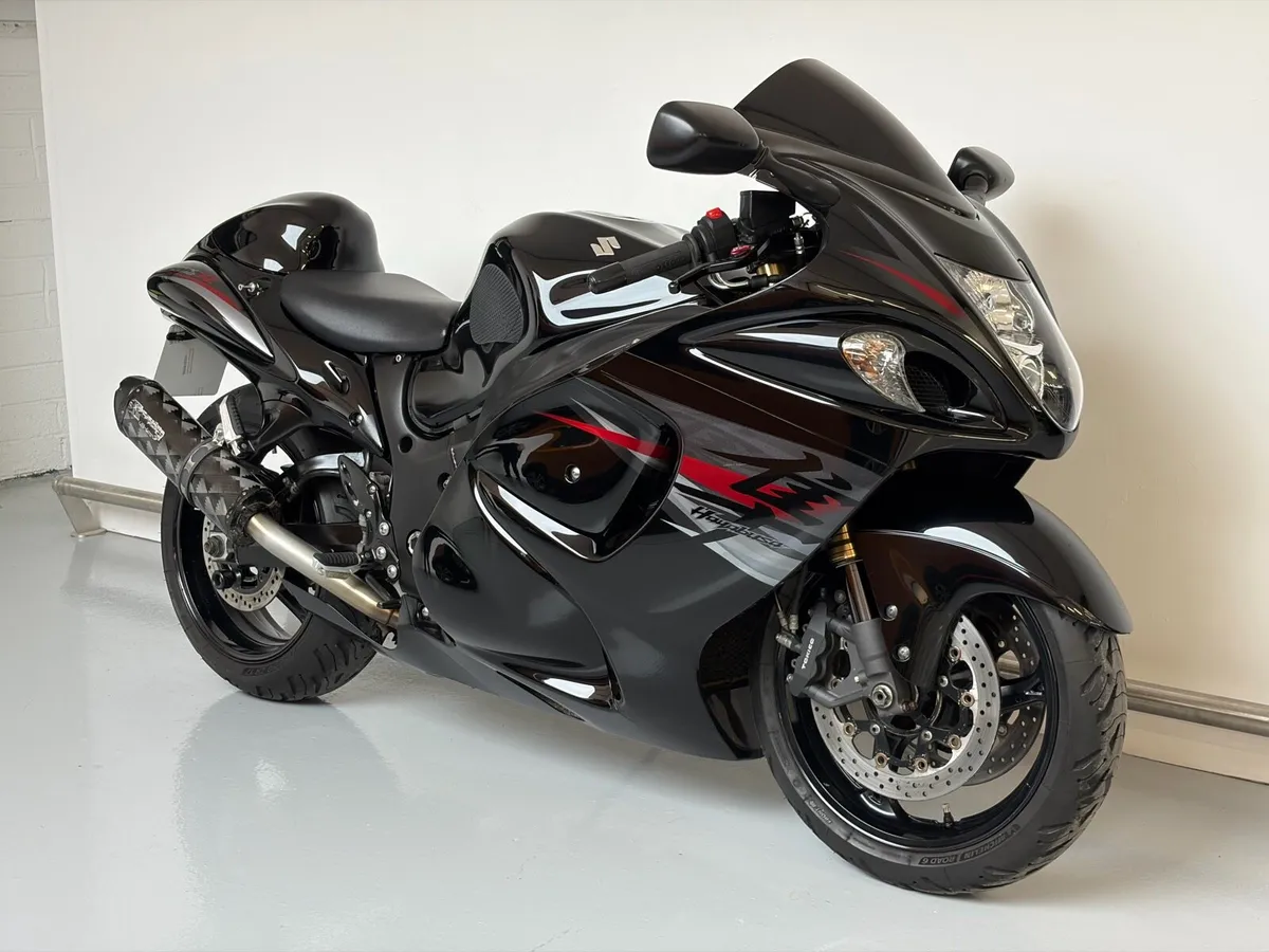 SUZUKI HAYABUSA GSX1300R ** MAY PART EX ** - Image 1