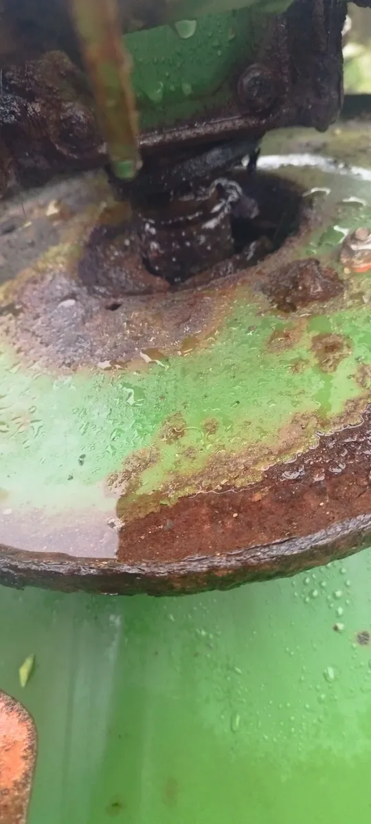 Amazone double spinner spreader - Image 3