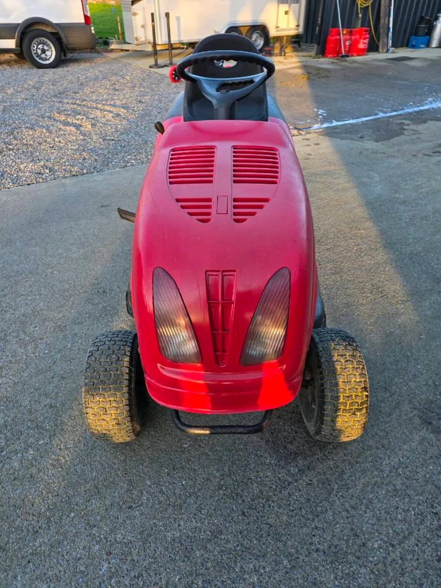 Ride on Lawnmower - Image 4