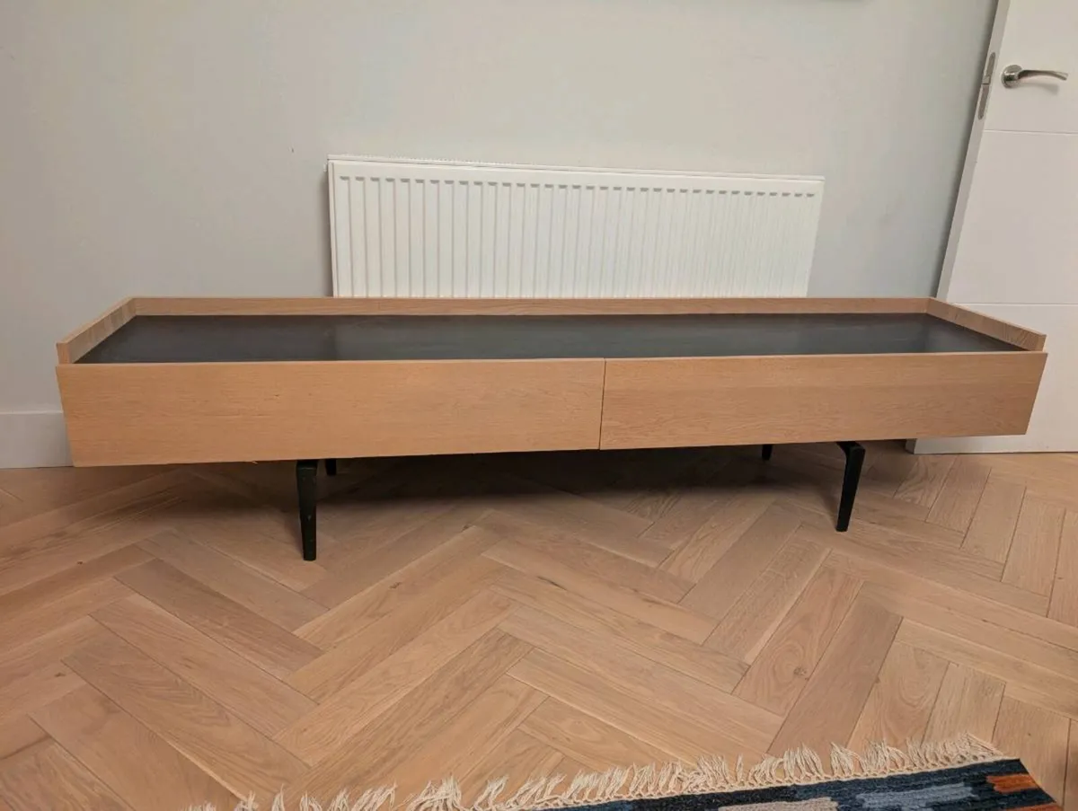 TV Unit - Image 1