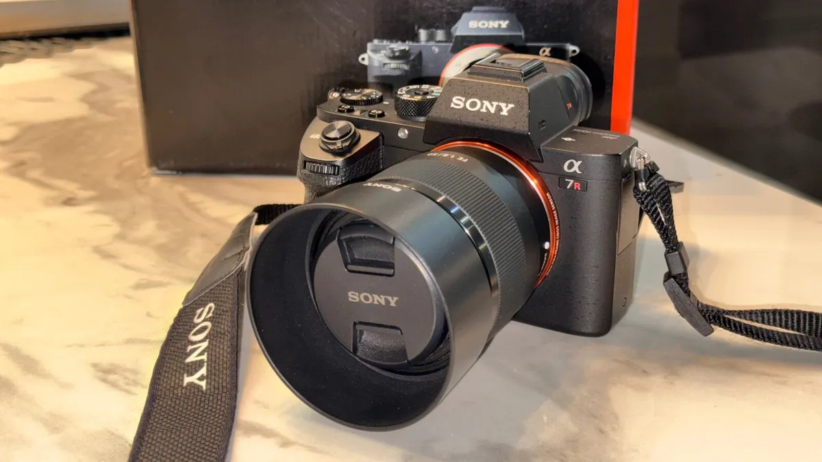 Sony A7R II 42MP Full Frame Camera + Sony 50mm f/1 - Image 1