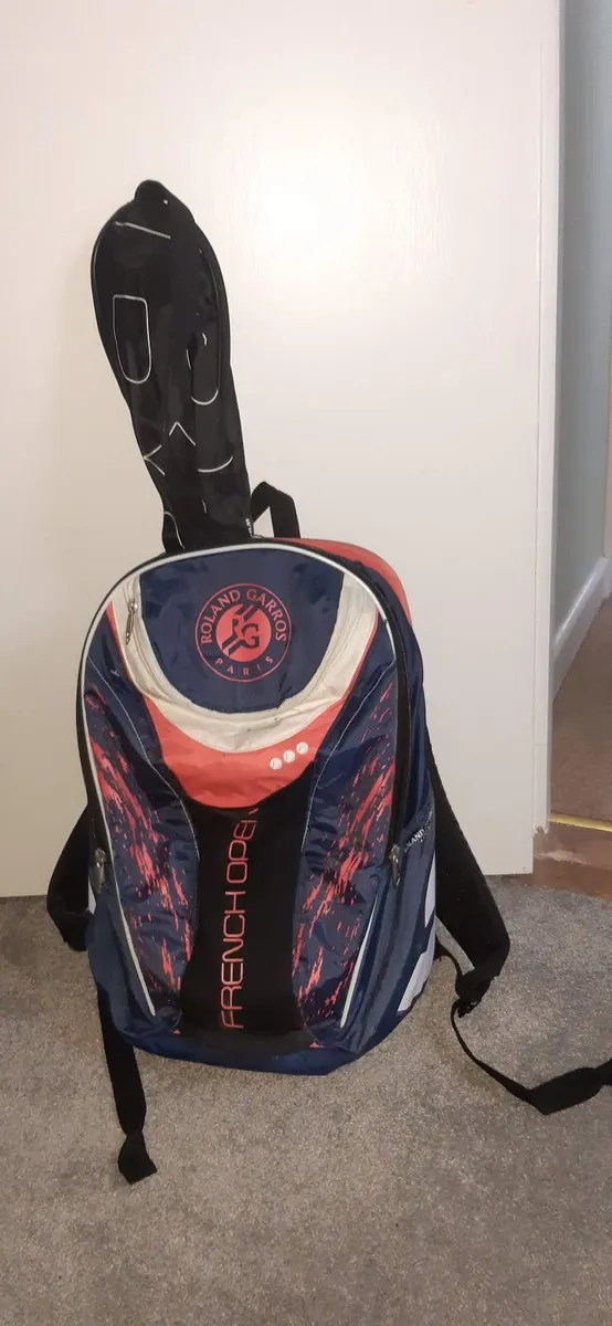 Tennis racket, cover and backpack - Image 2