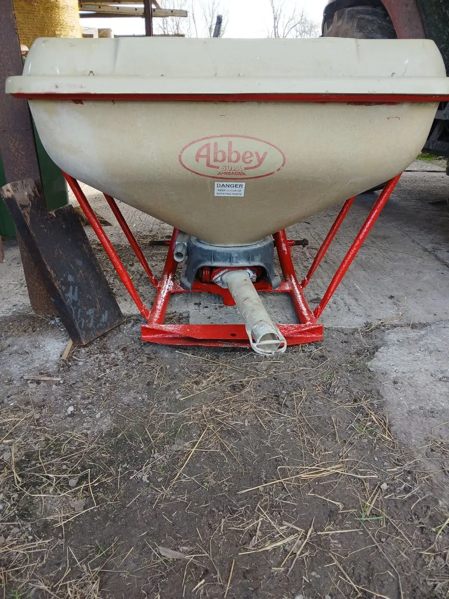 Fertiliser spreader - Image 3