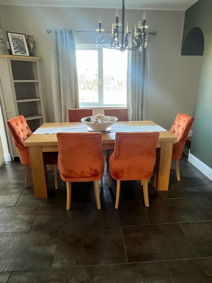 Dining chairs. - Image 1