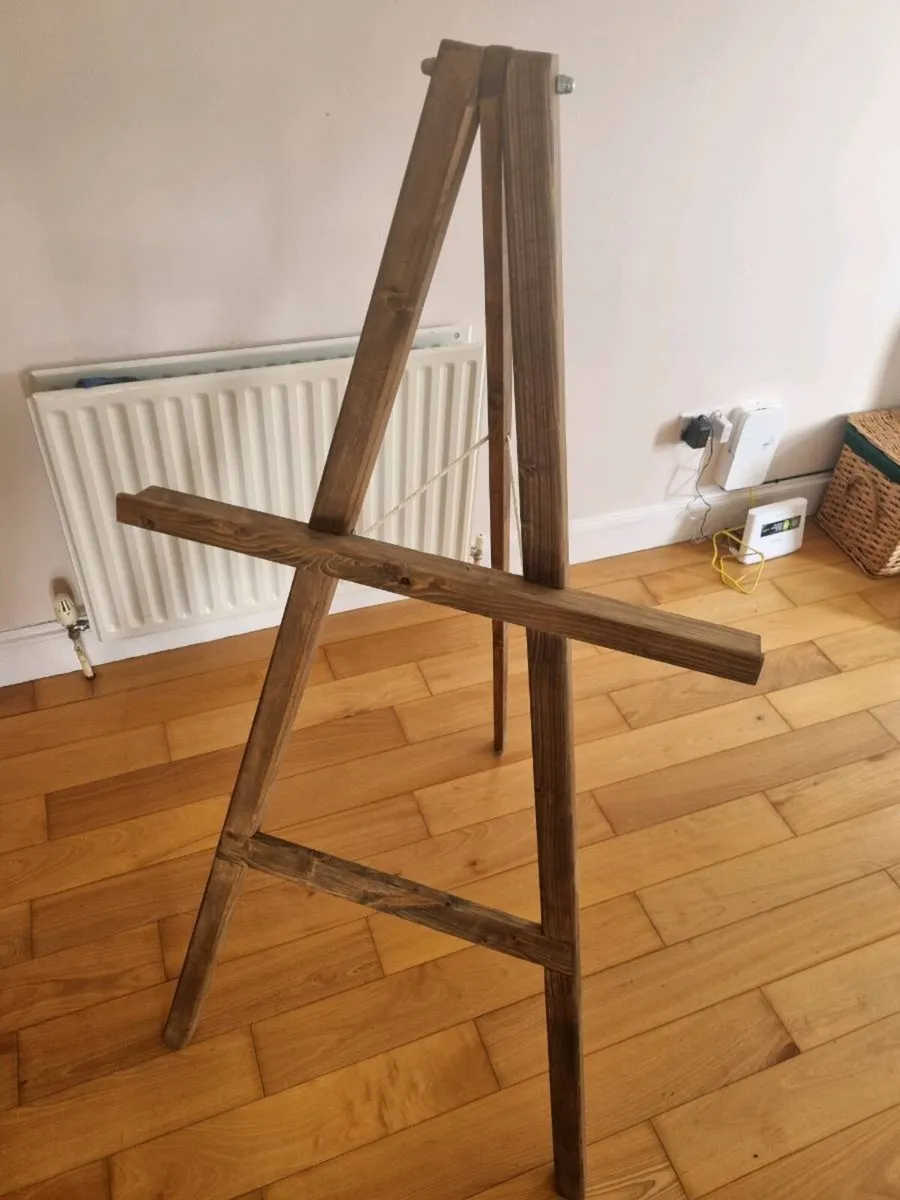 Display Easel - Image 1