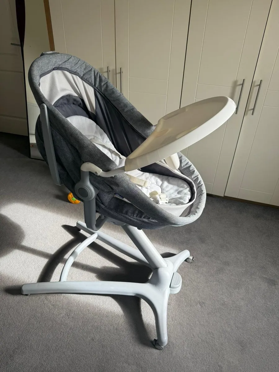 5 in 1 chair & Bassinet - Image 3