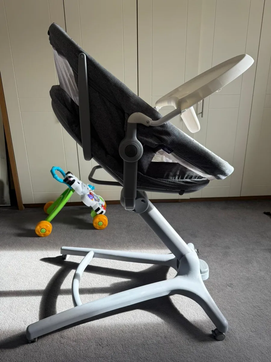 5 in 1 chair & Bassinet - Image 4