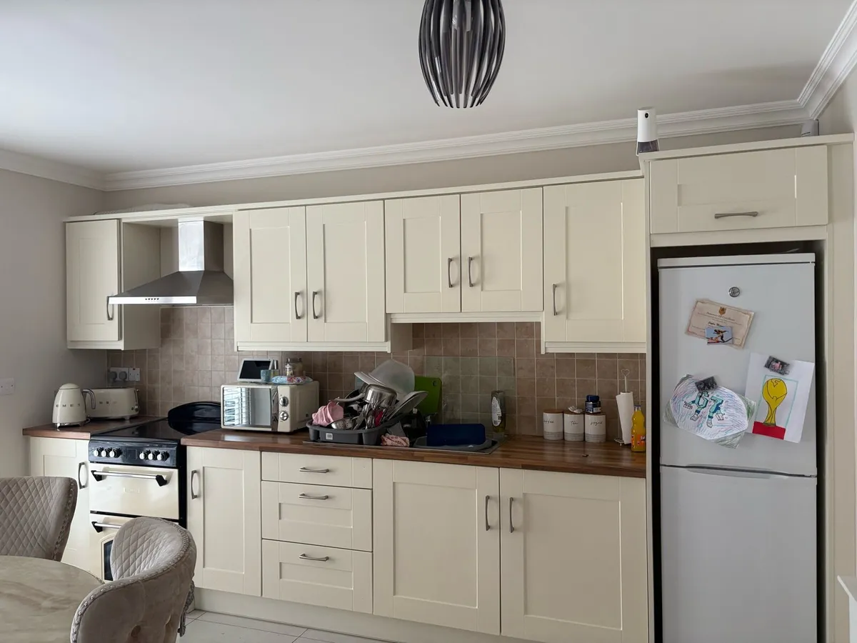 Kitchen and Appliances - Image 1