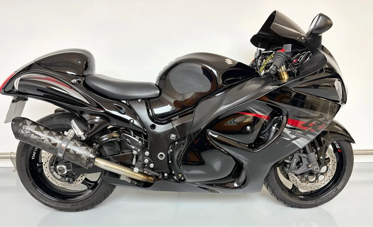 SUZUKI HAYABUSA GSX1300R ** MAY PART EX ** - Image 2