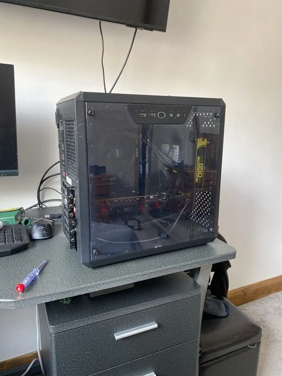 Custom built PC + Keyboard and mouse - Image 1