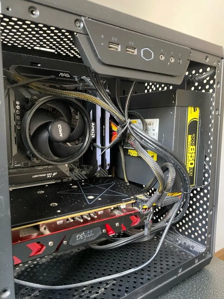 Custom built PC + Keyboard and mouse - Image 3