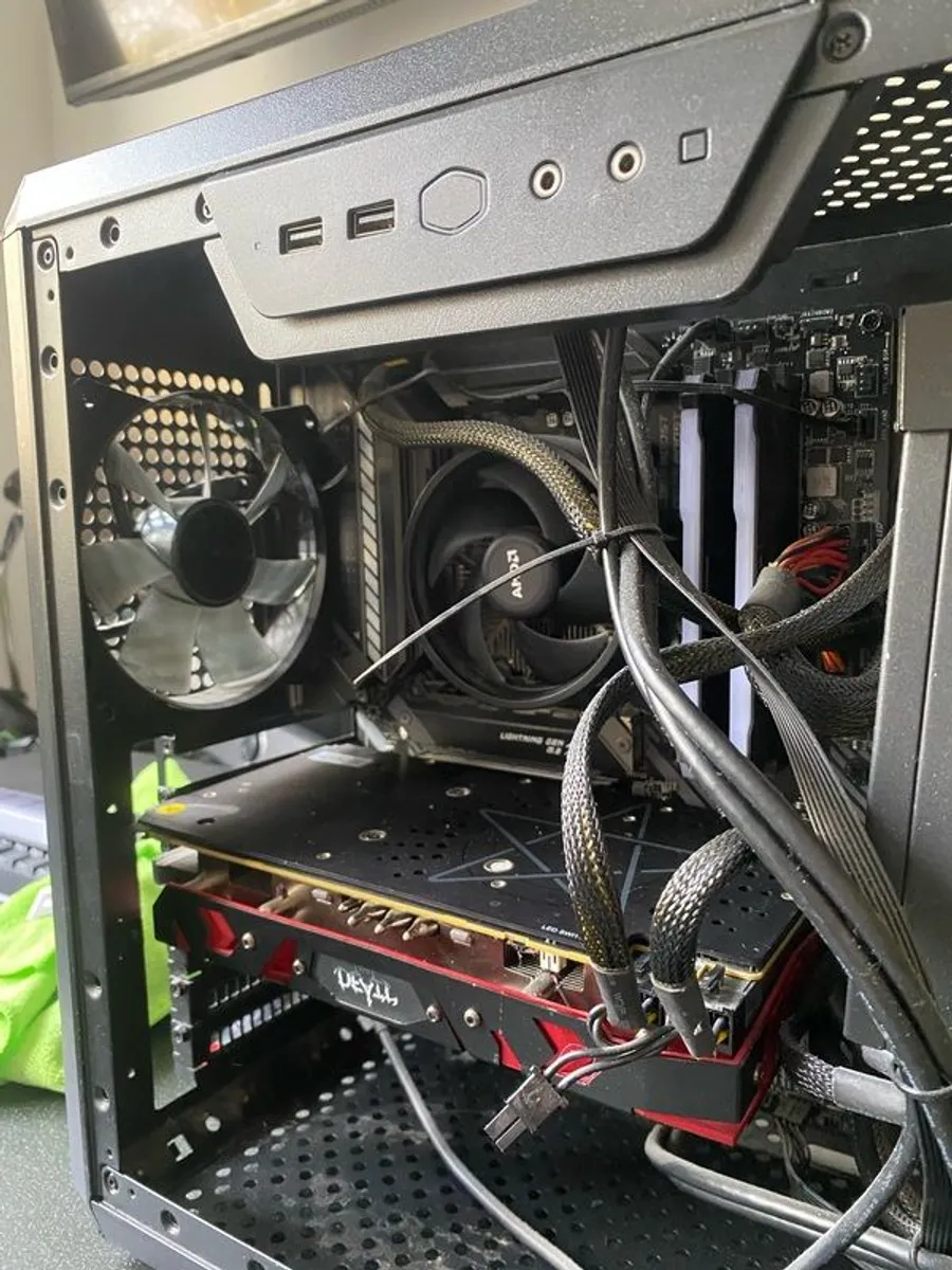 Custom built PC + Keyboard and mouse - Image 4