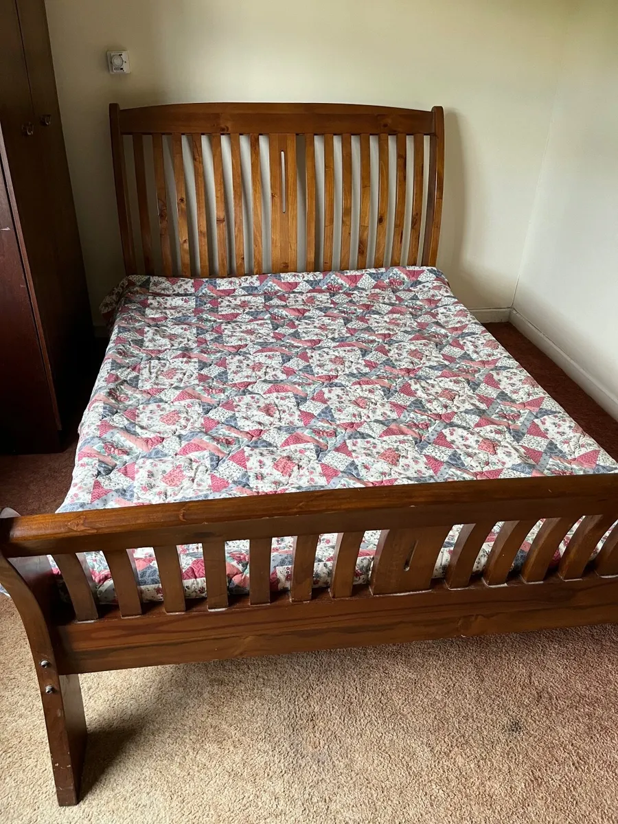 Sleigh Bed - Image 4