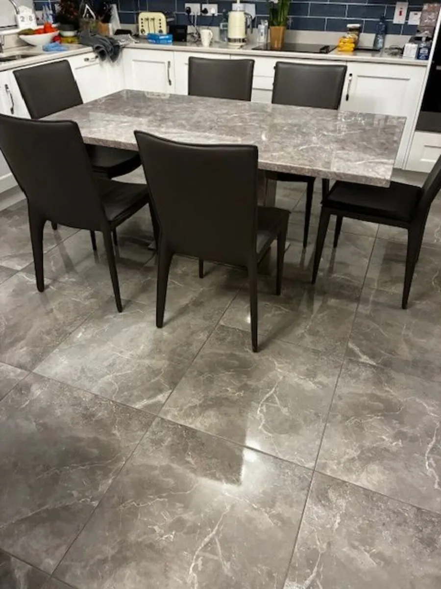 6 dining room chairs only - Image 1