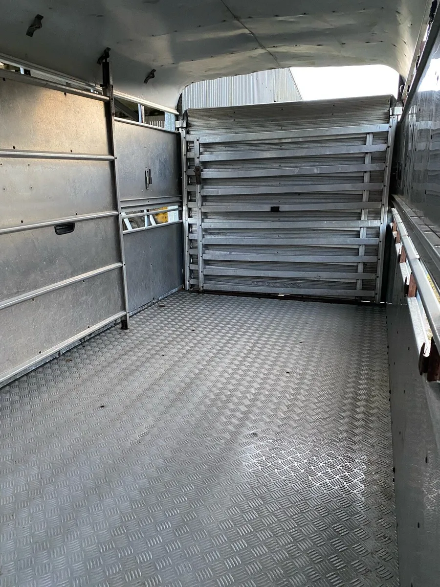 Ifor Williams 14ft x 6ft Cattle Trailer - Image 3