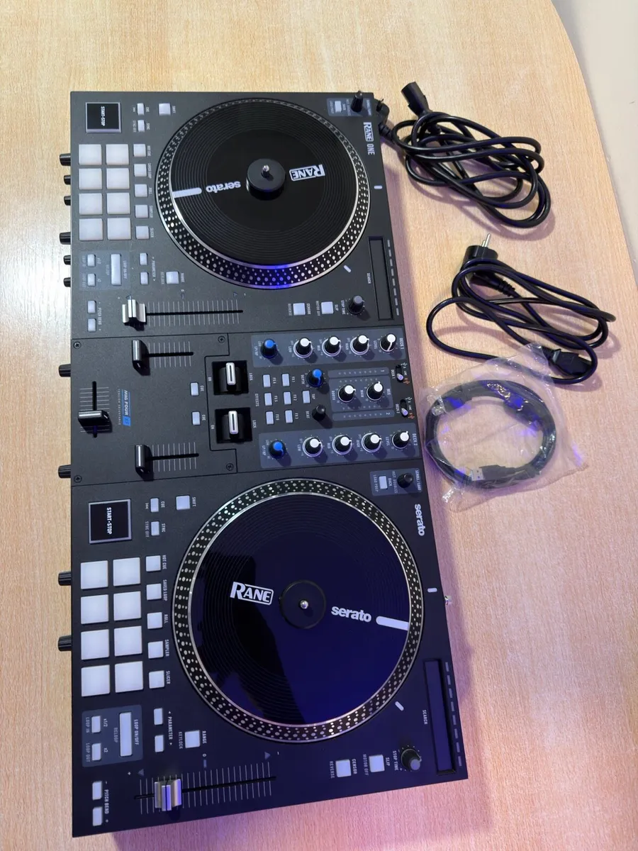 Rane one Dj controller with flight case - Image 3