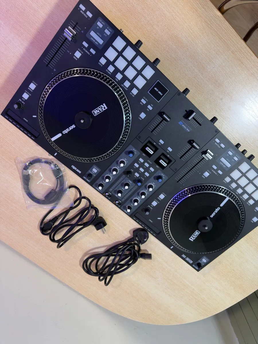 Rane one Dj controller with flight case - Image 2