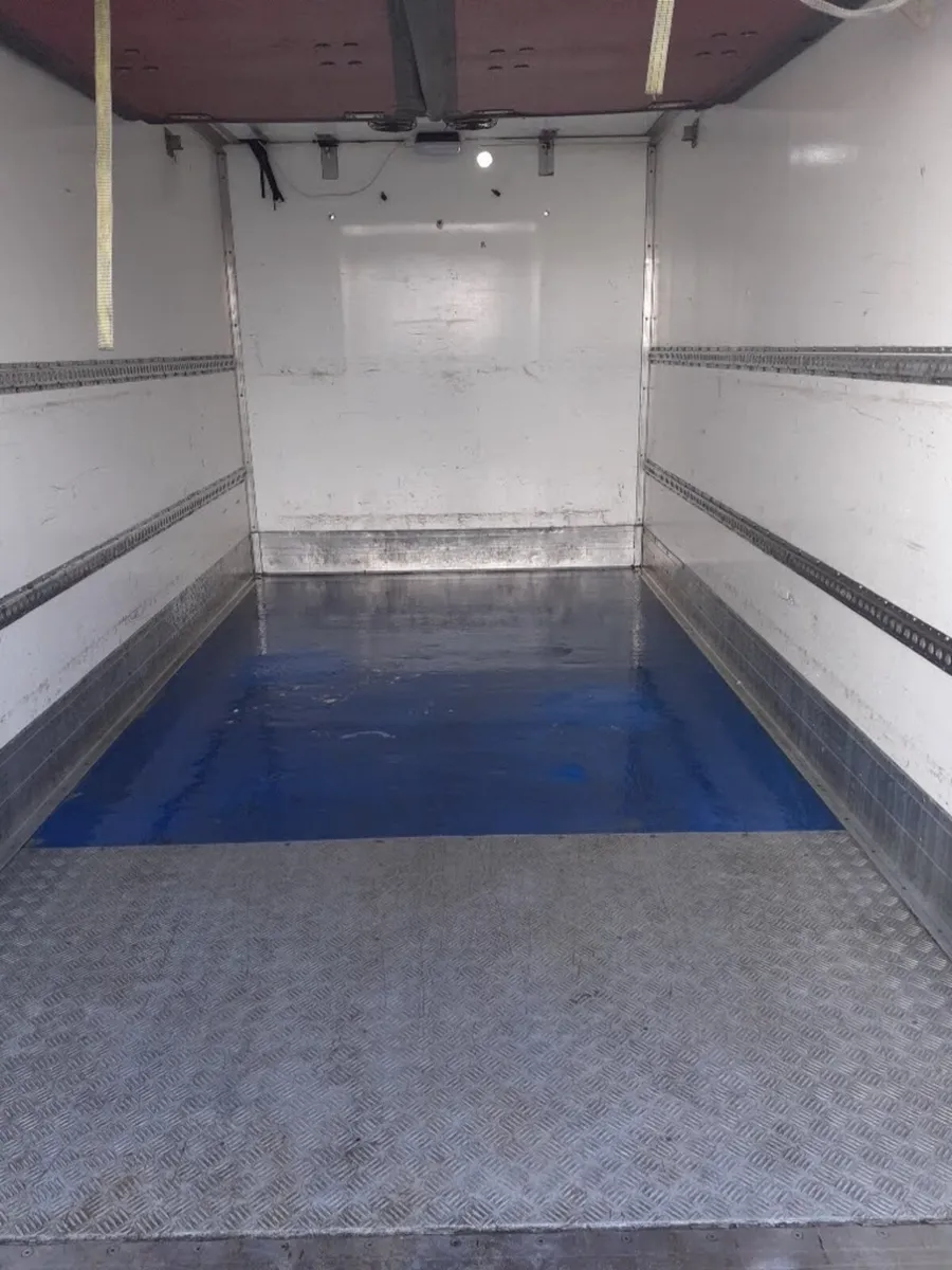 6 pallet freezer - Image 1