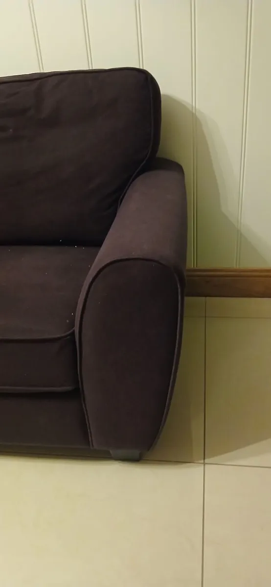 2 seater deep purple mauve sofa  140 x 80 x 80 cm - Image 2