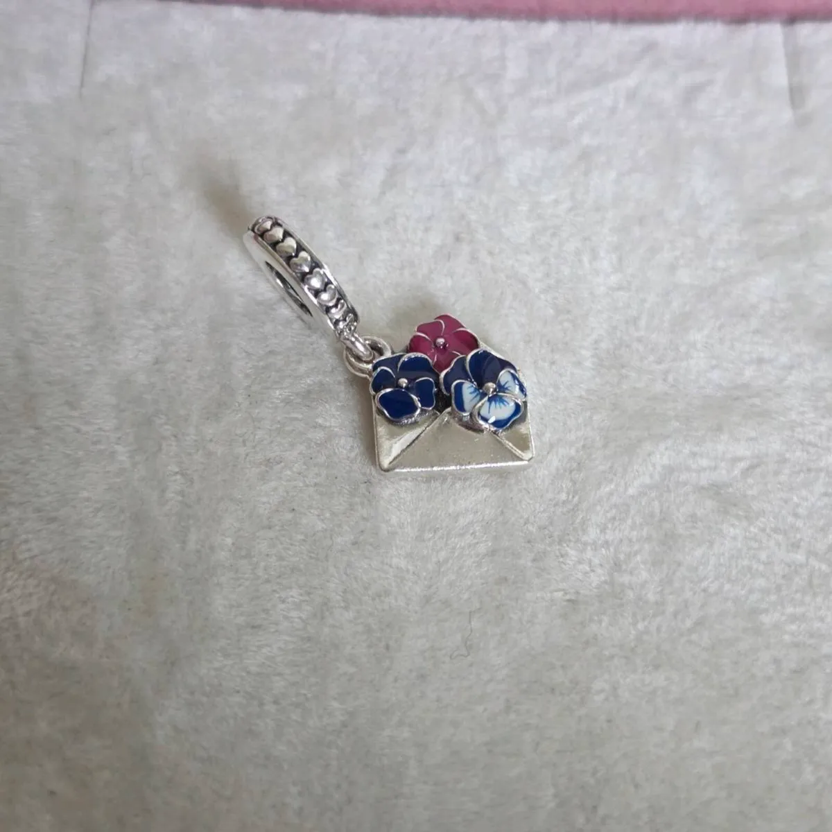 Pandora pansy flower envelope dangle charm - Image 4