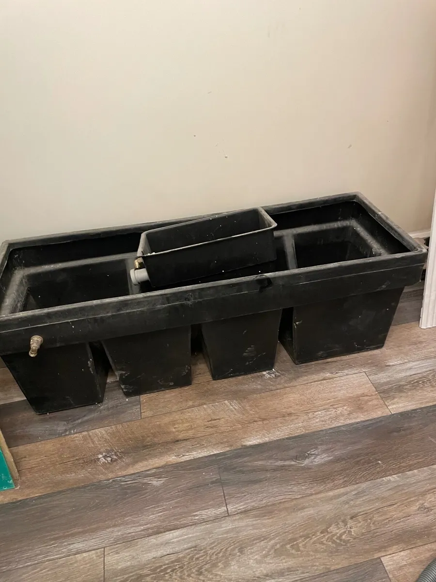 Plastic Water tank slim 60 gallon - Image 1