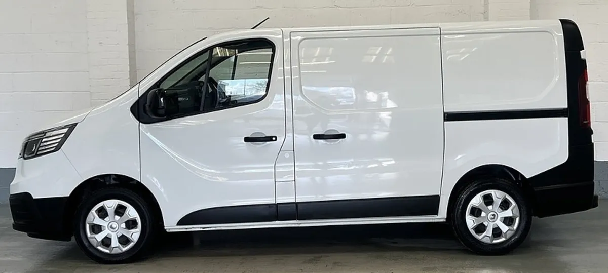 2023 Renault Trafic Panel Van - Image 4