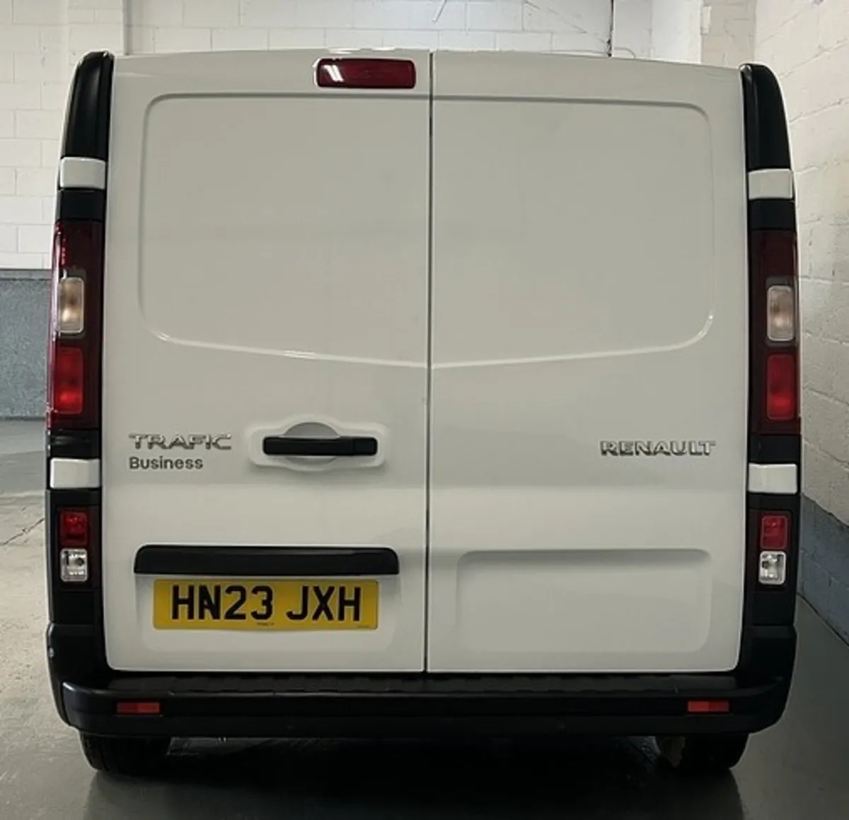 2023 Renault Trafic Panel Van - Image 2