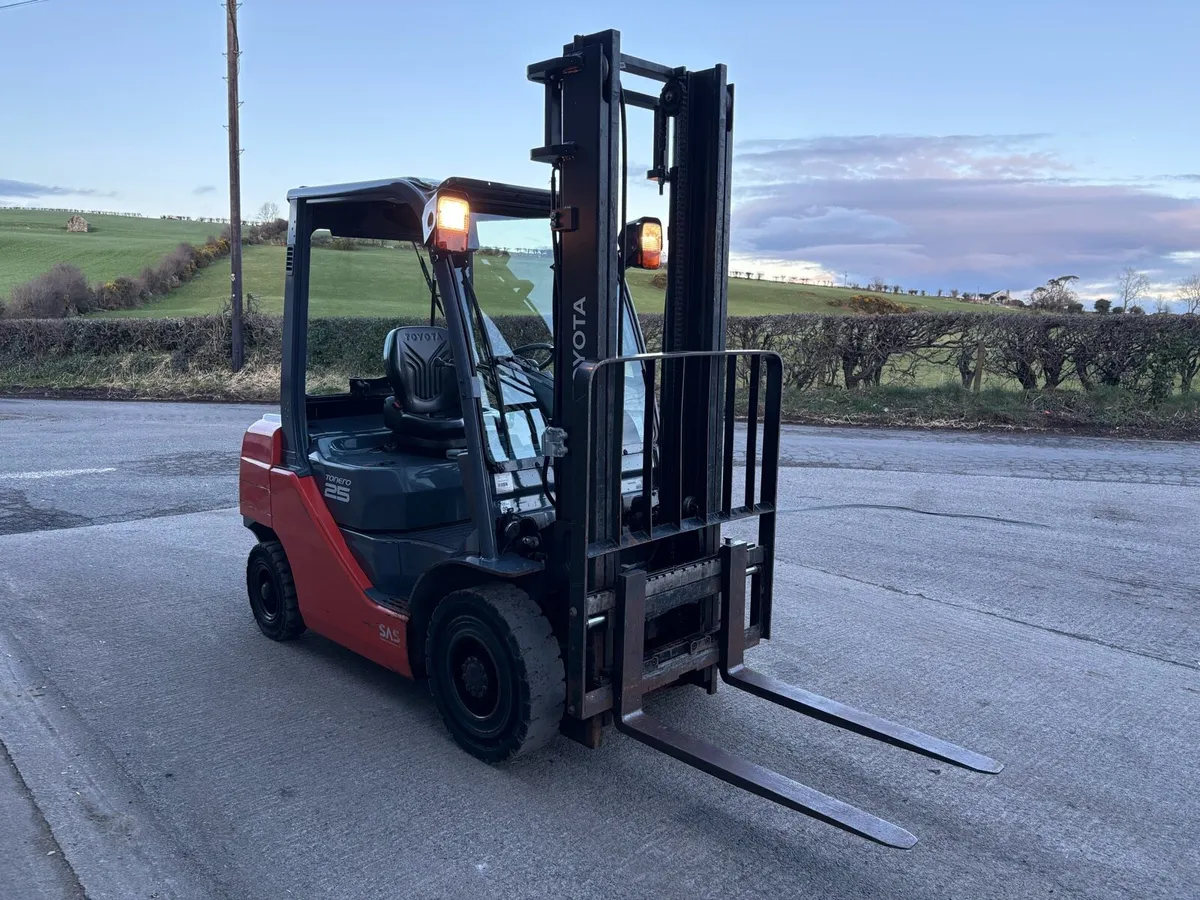 2018 Toyota 2.5 Tonne Diesel Forklift - Image 2