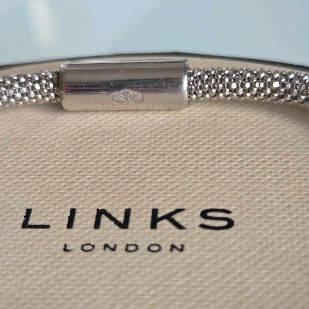 Links of london magnetic bracelet size 18.5cm - Image 2