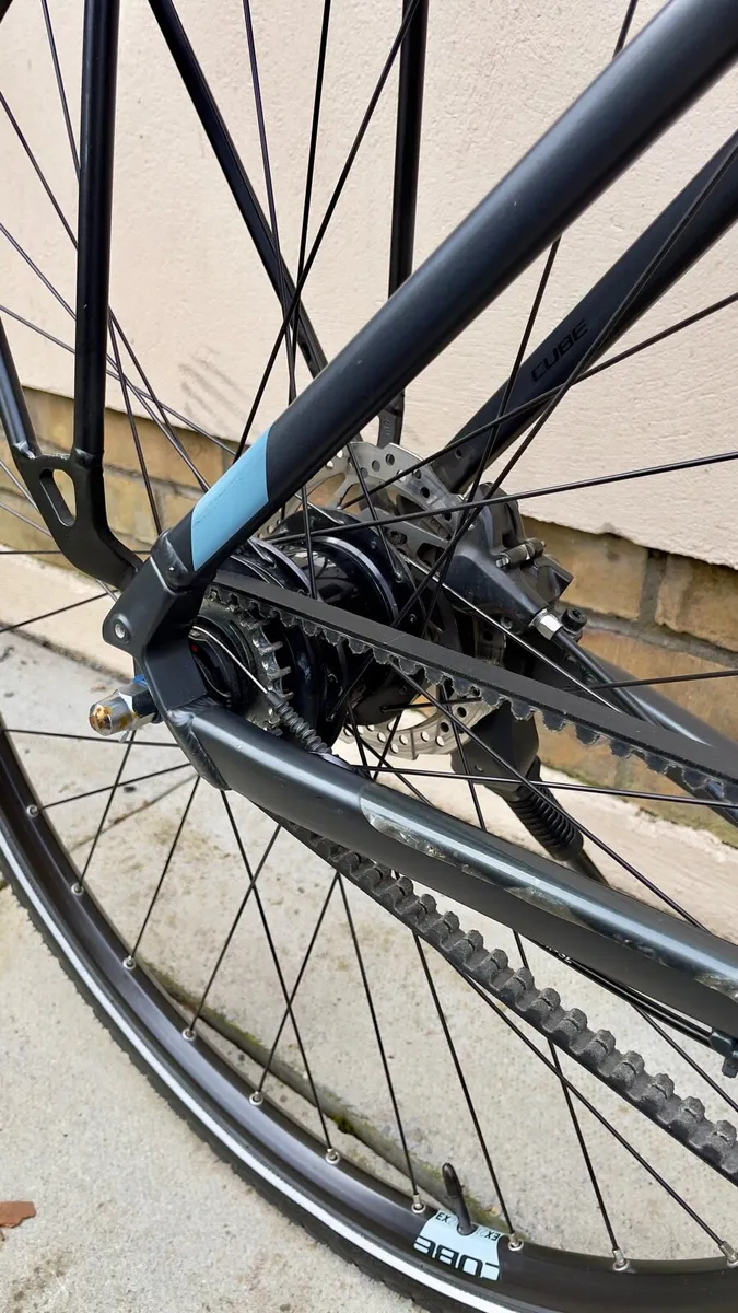 Cube Travel EXC carbon belt commute bike - Image 3