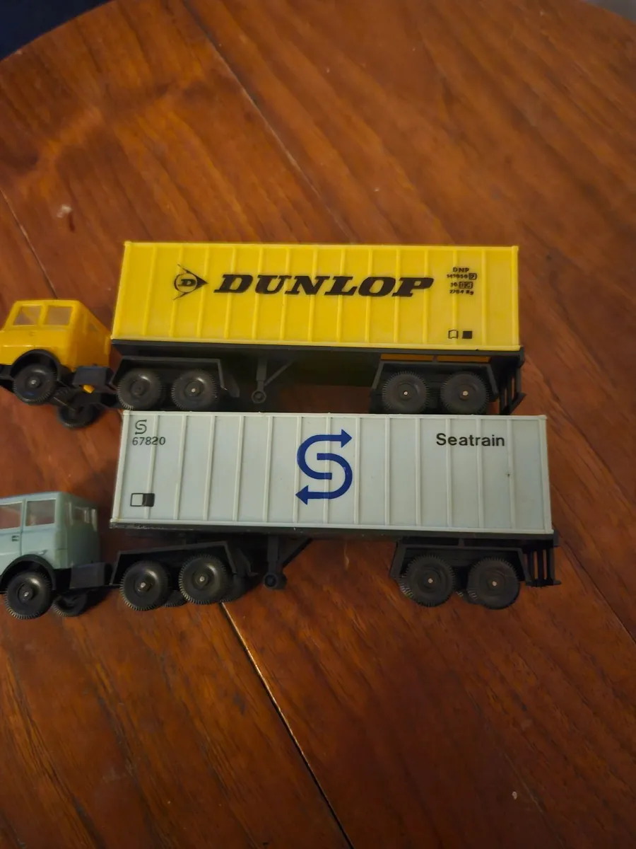 Hornby Lima OO Gauge Trucks - Image 3