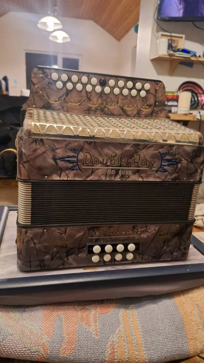 Double ray Deluxe Accordion BC - Image 1