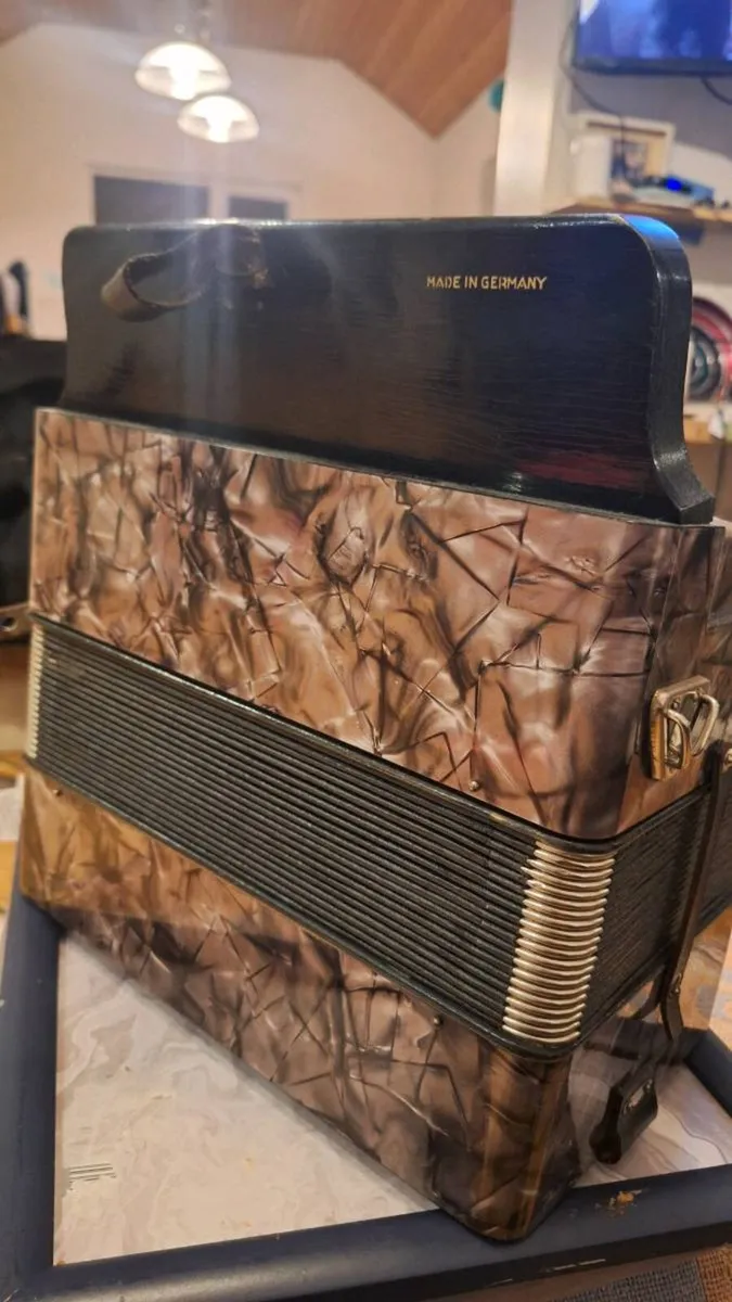 Double ray Deluxe Accordion BC - Image 3