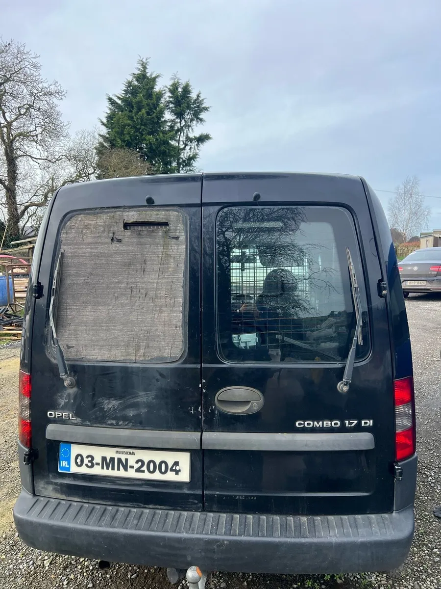 Opel Combo 1.7 DI Van – Driving – Cheap Work Van - Image 4
