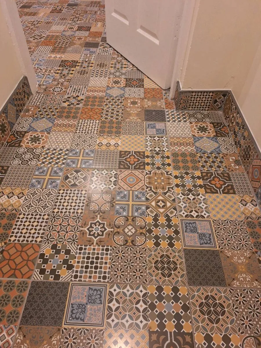 Patchwork Floor Tiles (approx 19sqy/16sqm) - Image 2