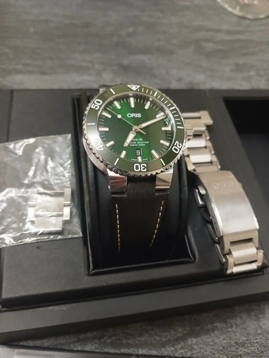 ORIS Aquis date 43mm - Image 1