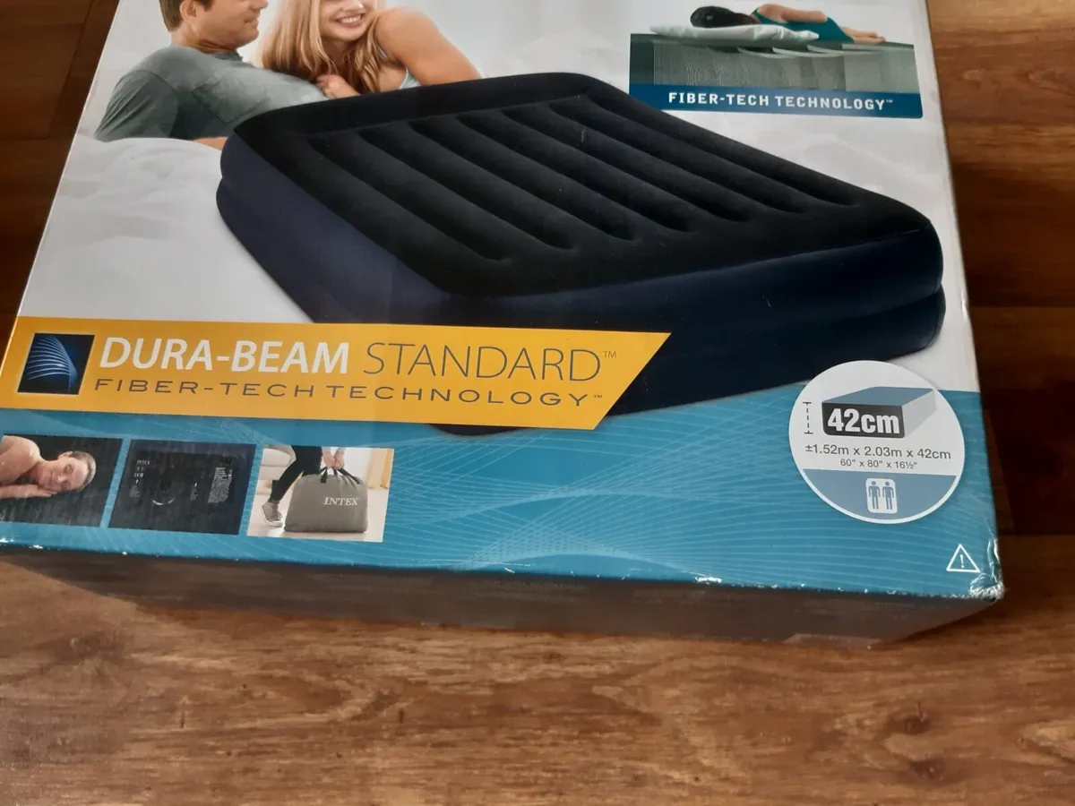 Blow up mattress - Image 1