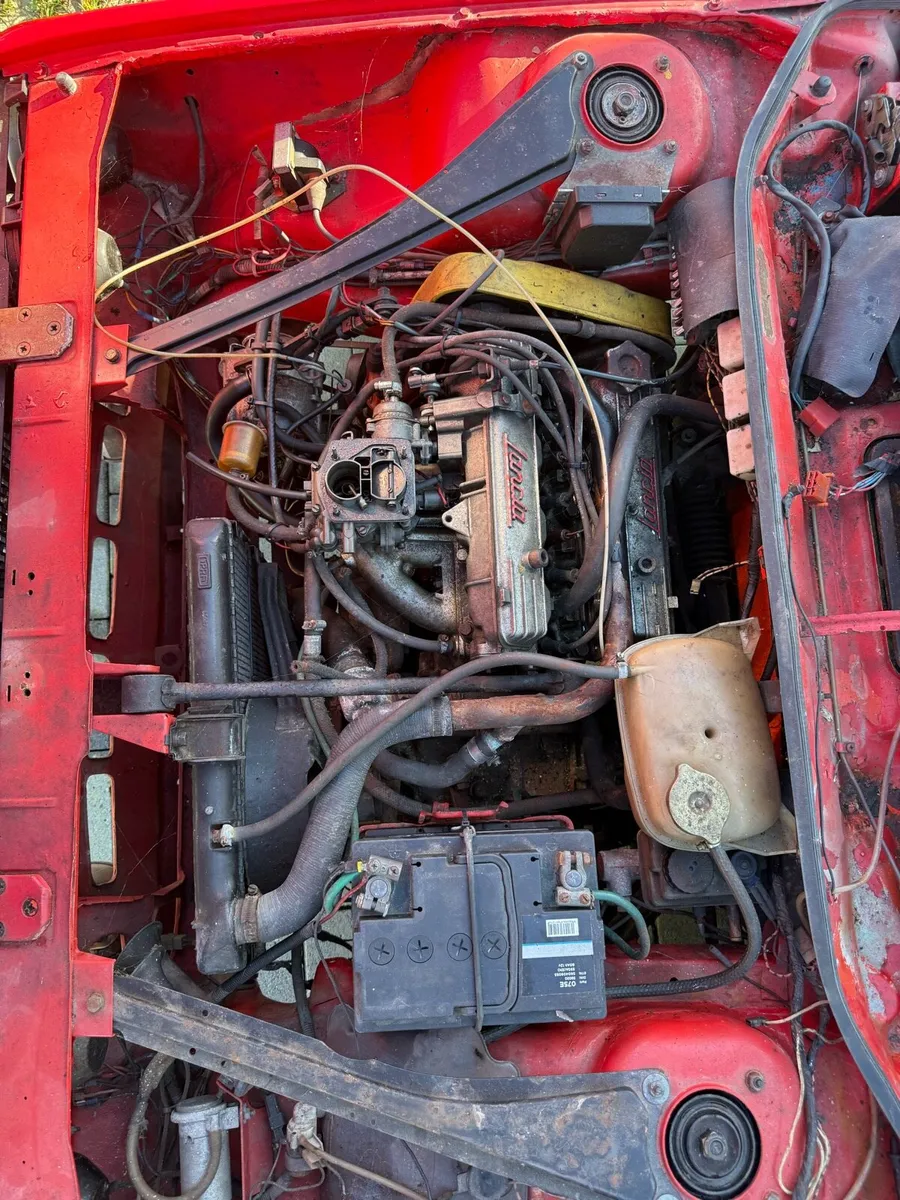 Lancia Beta 2000 Spider - Image 4