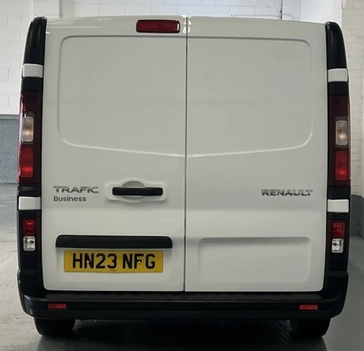 2023 Renault Trafic Panel Van - Image 2