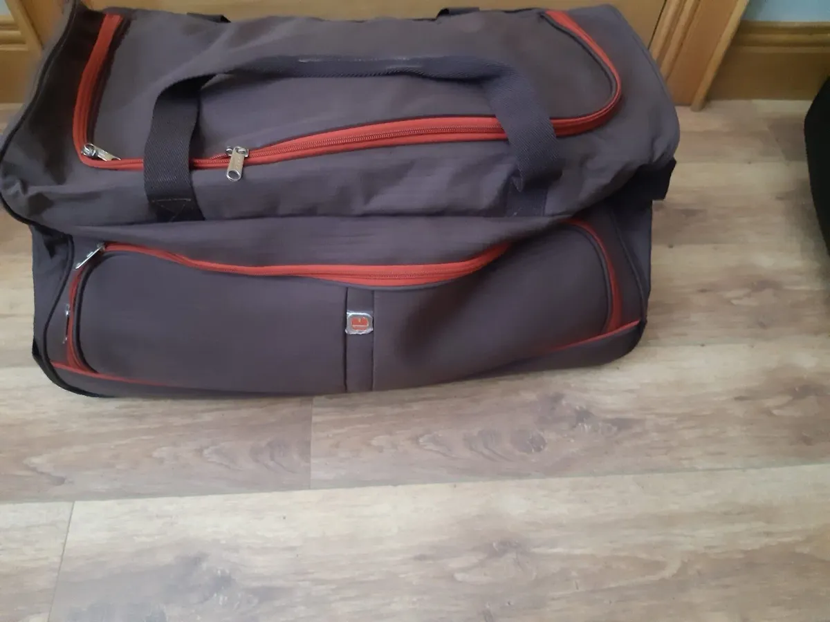 Travel Bags - Image 4